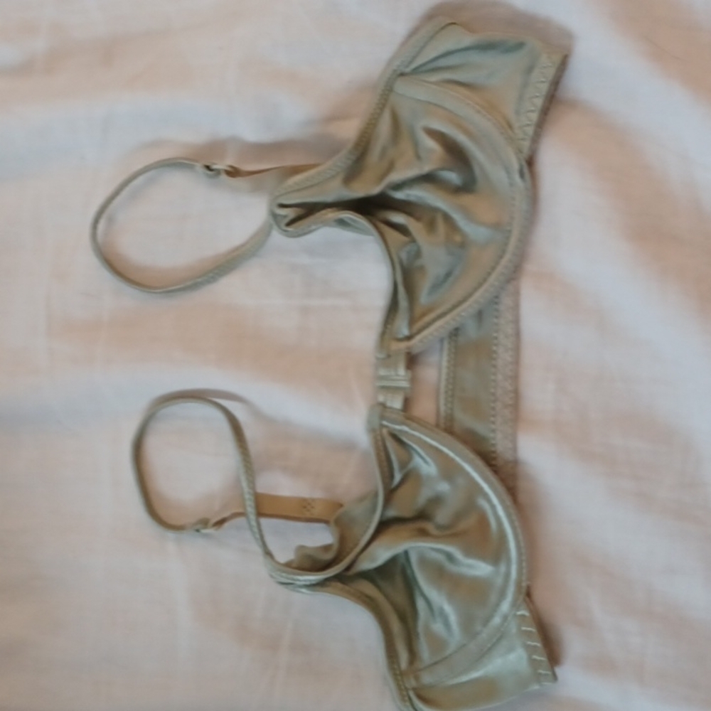 VICTORIA Secret Green Front Close Underwire Bra Size 32b